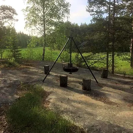 Tamminiemen Lomamoekit * Кустави