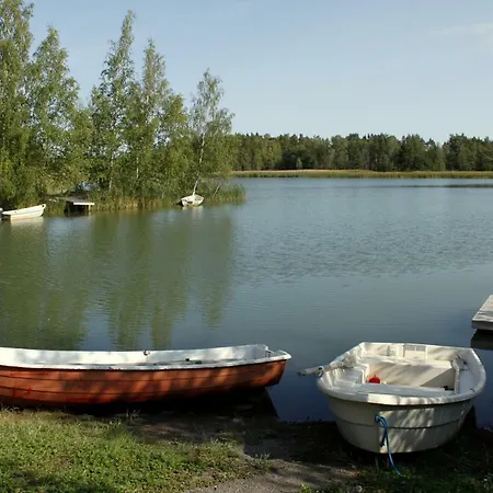 Tamminiemen Lomamoekit Шале Кустави